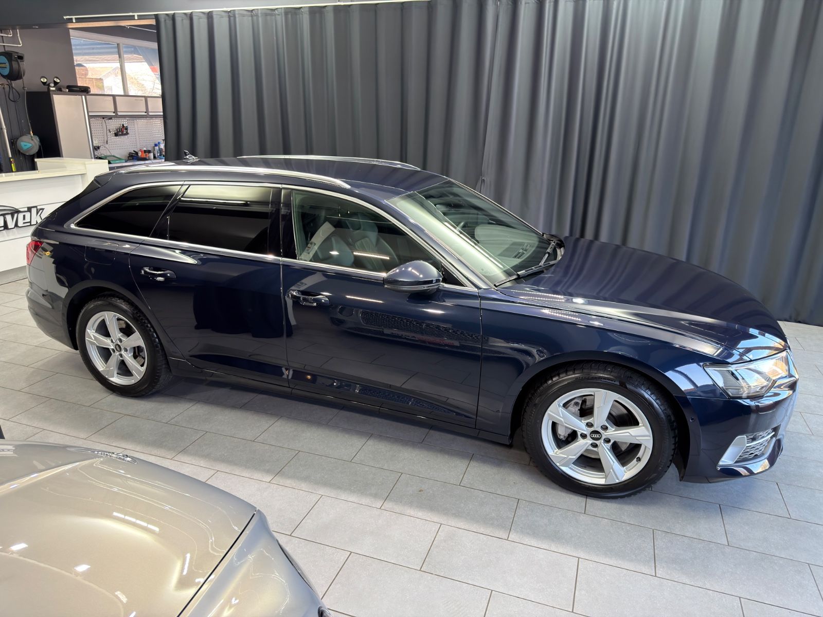 Fahrzeugabbildung Audi A6 Avant 45 TFSI sport|S-TRONIC|LEDER|NAVI|