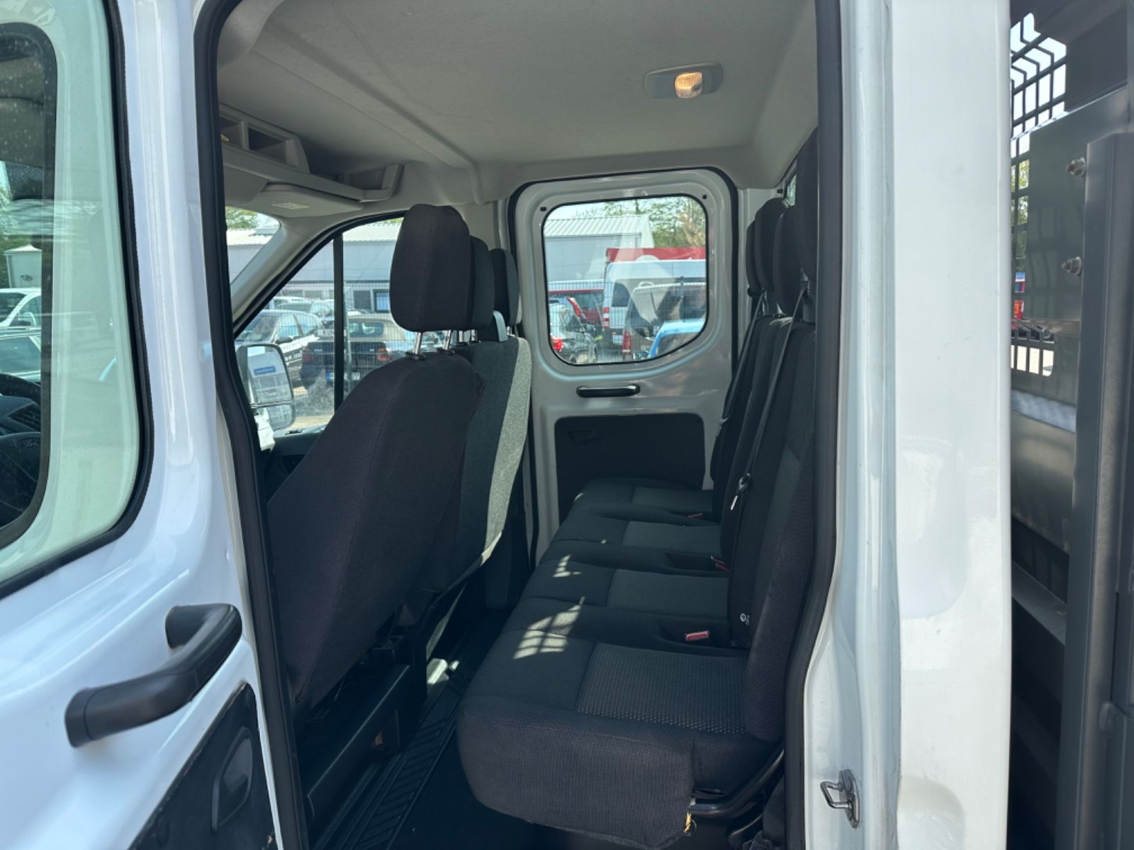Fahrzeugabbildung Ford Transit Pritsche 310 L2 Doppelkabine*6Sitzer*AHK