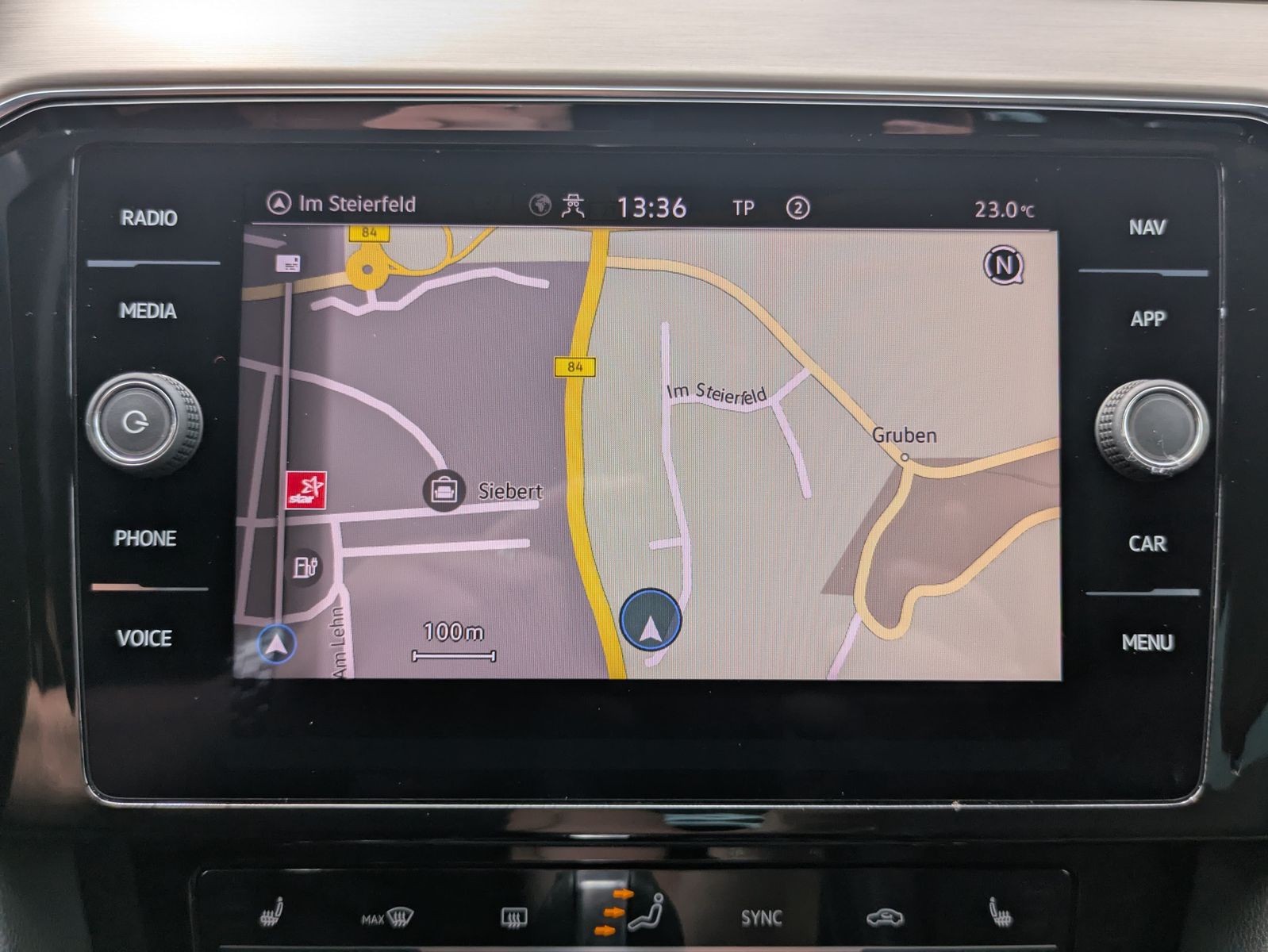 Fahrzeugabbildung Volkswagen Passat 2.0 TDI Elegance AHK*ACC*MATRIX*MASSAGE