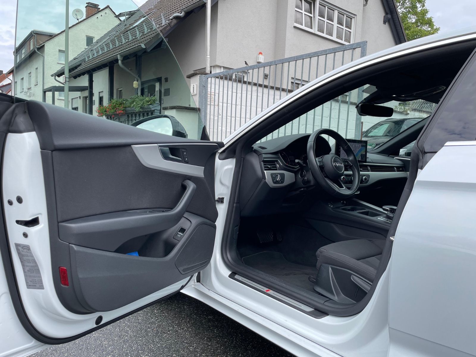 Fahrzeugabbildung Audi A5 Sportback 35 TDI S-Line|DAB|PDC|Navi|Business