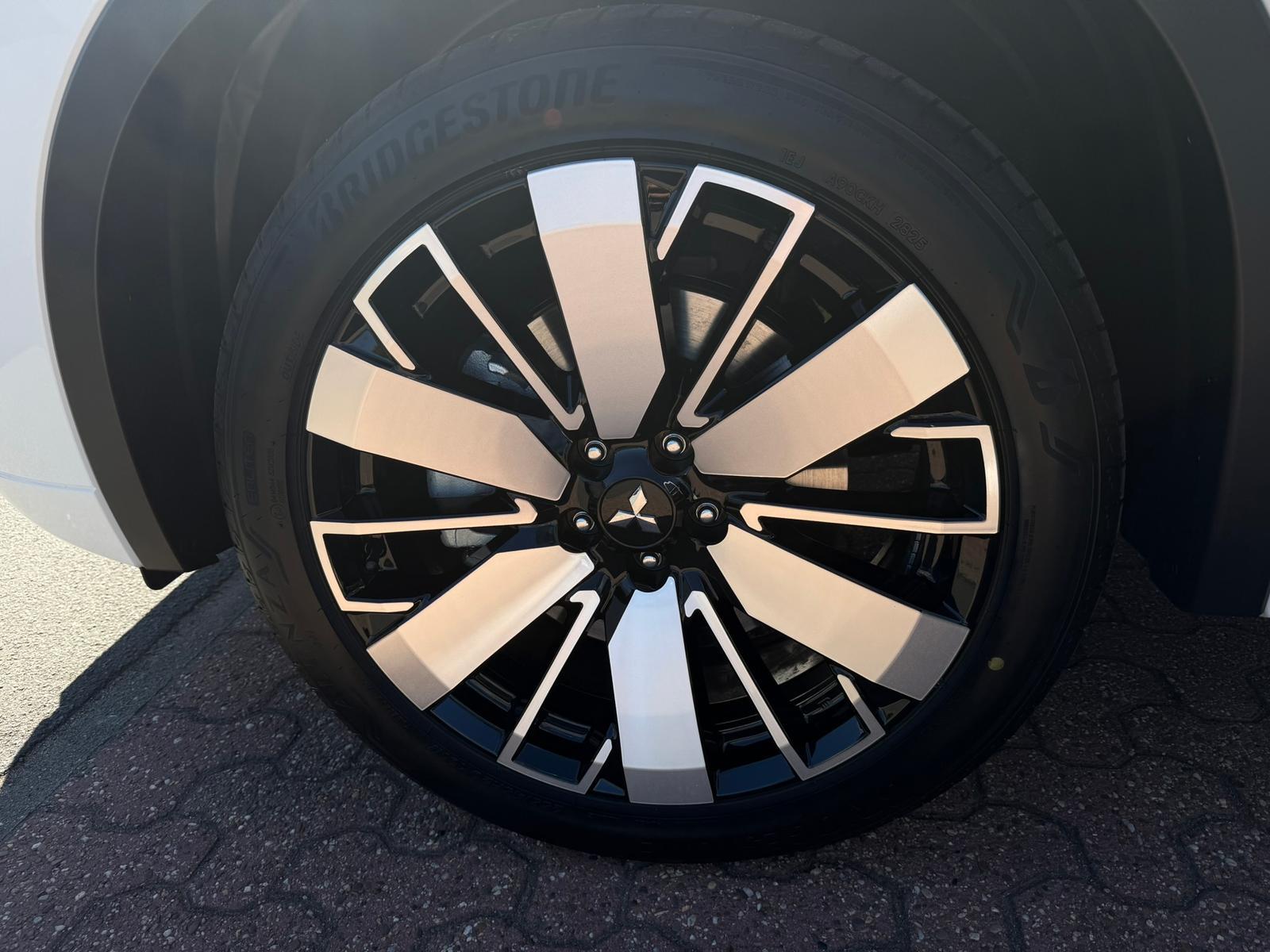 Mitsubishi Outlander PHEV Top Luxury *Massage *360° *Leder