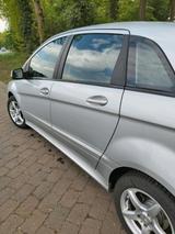 Mercedes-Benz Mercedes B Klasse,- Notverkauf- !!!! -viel... - Mercedes-Benz B 180 in Oldenburg