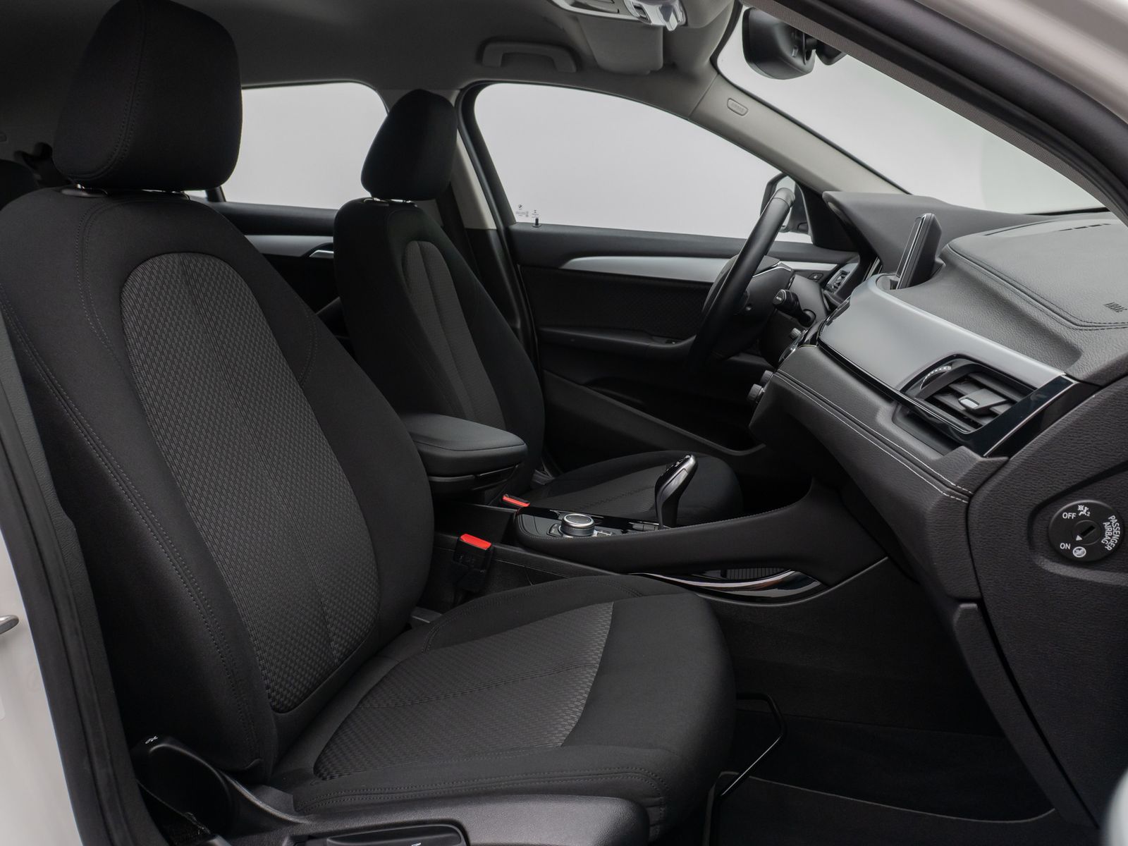 Fahrzeugabbildung BMW X2 sD18i Kamera DAB Geschwindig LED Navi ParkAss