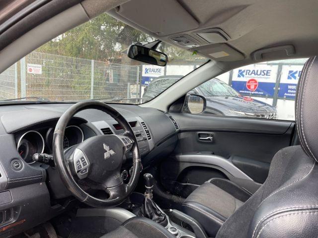 Mitsubishi Outlander Intense 4WD