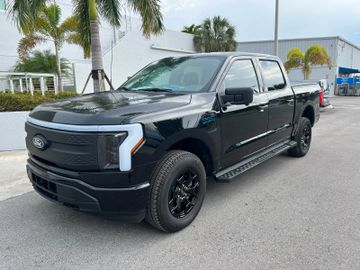 Ford F 150 Lightning XLT 2025 schwarz im Vorlauf +18
