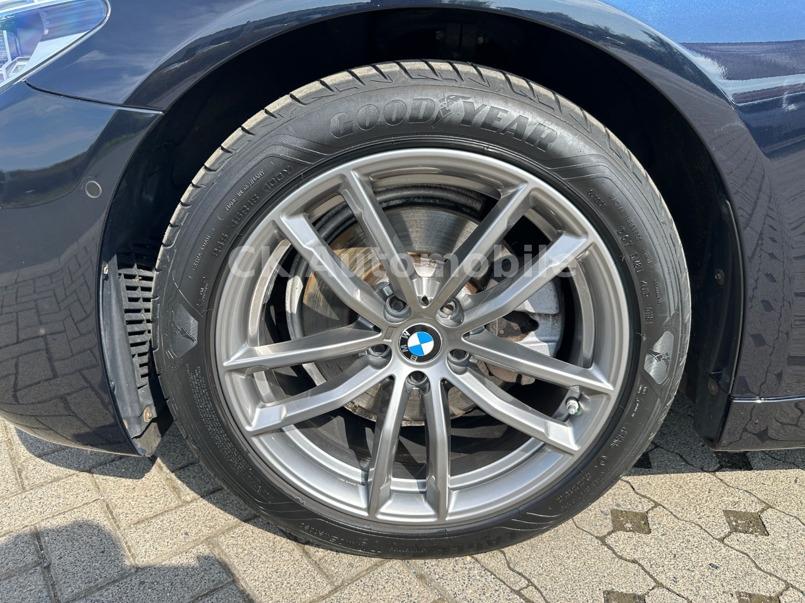 Fahrzeugabbildung BMW 520d xDrive Lim. M-Sport/Navi/Head-Up/LED