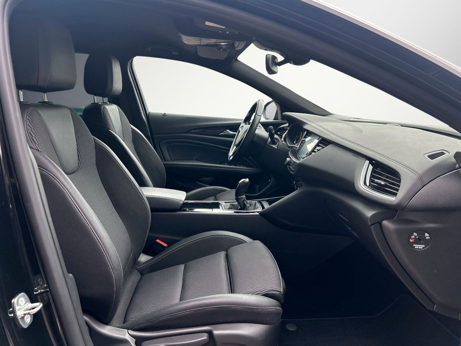 Fahrzeugabbildung Opel Insignia Sports*LED*Ambiente*Bhz Lenkrad*Kamera*