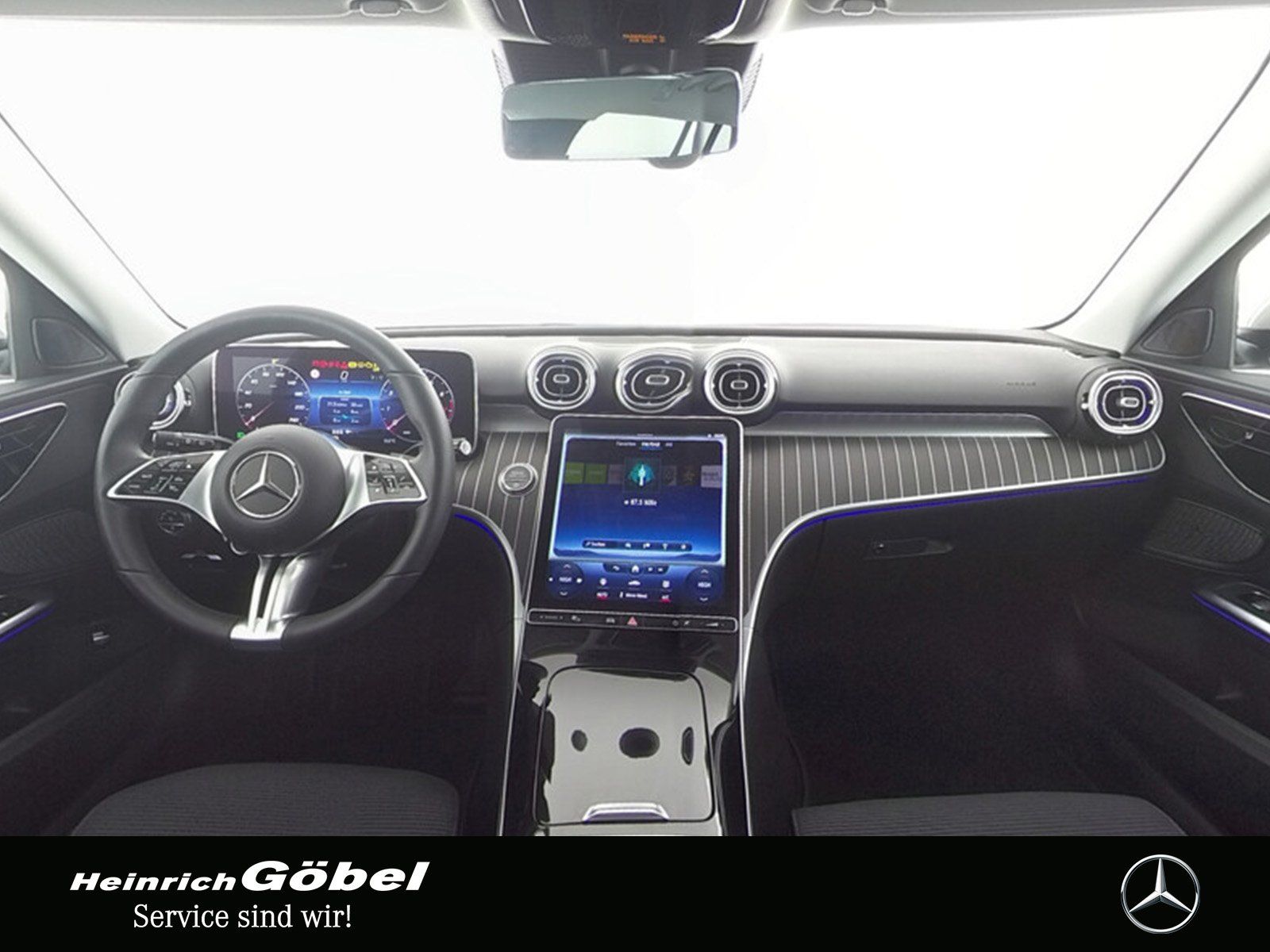 Fahrzeugabbildung Mercedes-Benz C 300 T AVANTGARDE+FAHRASSIST+AMBIENTE+LED+NAVI
