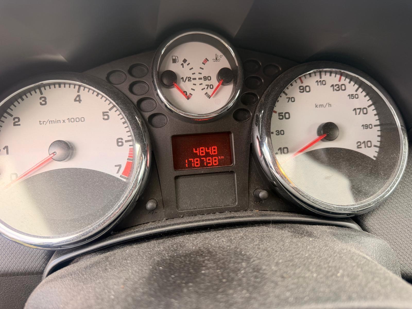 Peugeot 207 2012 — photo 5
