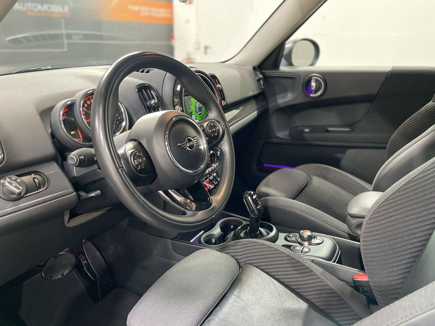 Fahrzeugabbildung MINI Cooper Countryman #LED#Keyless#Ambiente#SHZ#PDC