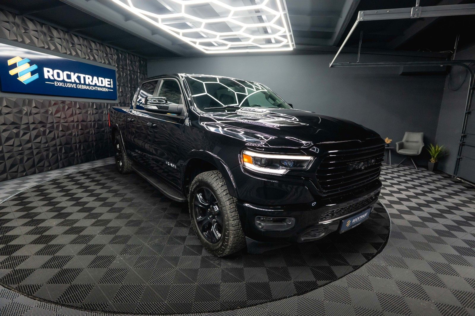 Fahrzeugabbildung Dodge RAM 5.7 V8 HEMI 4x4 Night LARAMIE RAMBOX 19%