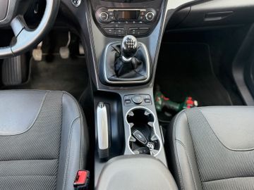 Ford Kuga - 12