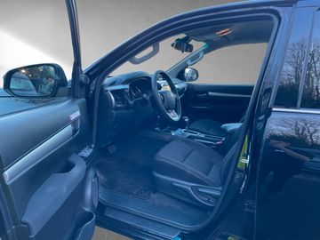 Toyota Hilux 2.4D 4x4 Double Cab Comfort *AHK*2xPDC*NAV