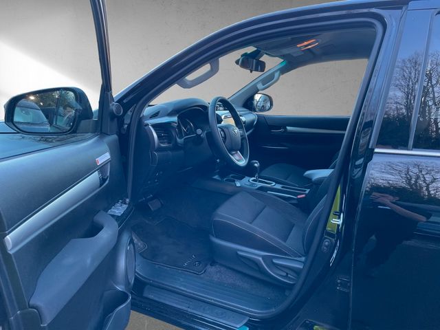 Toyota Hilux 2.4D 4x4 Double Cab Comfort *AHK*2xPDC*NAV