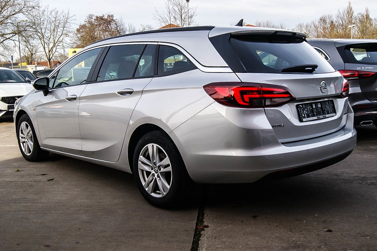 Fahrzeugabbildung Opel Astra K 1.4 Turbo ST Business LED KAMERA WINTER