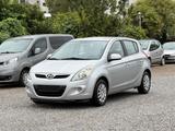 Hyundai i20 FIFA WM Edition 1.2i KLIMA+CD-SPIELER+ISOFIX - : mit Klimaanlage, Cd Spieler