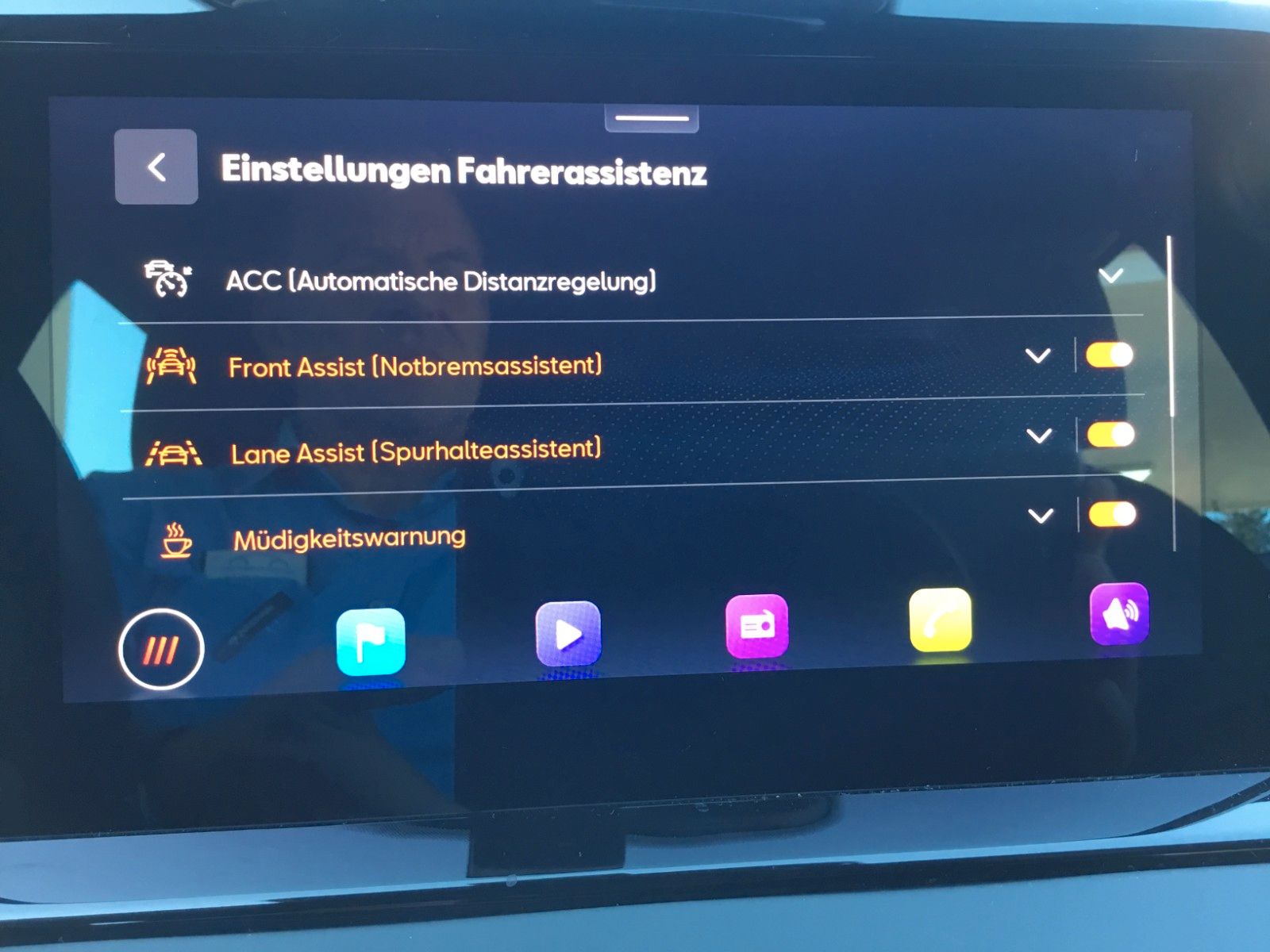 Fahrzeugabbildung SEAT Arona 1.0 TSI Style DSG+AHK+ACC+Navi+Kamera