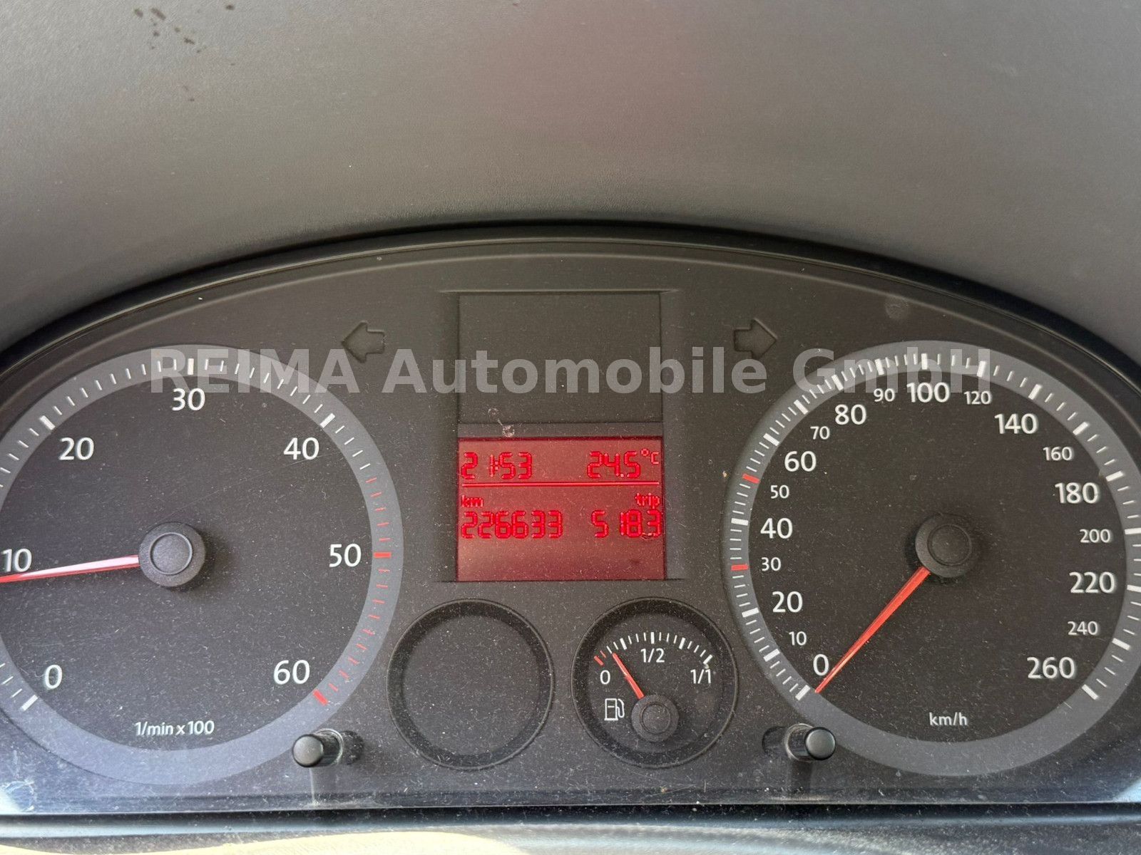 Fahrzeugabbildung Volkswagen Caddy Maxi 1,9TDi Kombi, 5 Sitzer, AHK, KLima