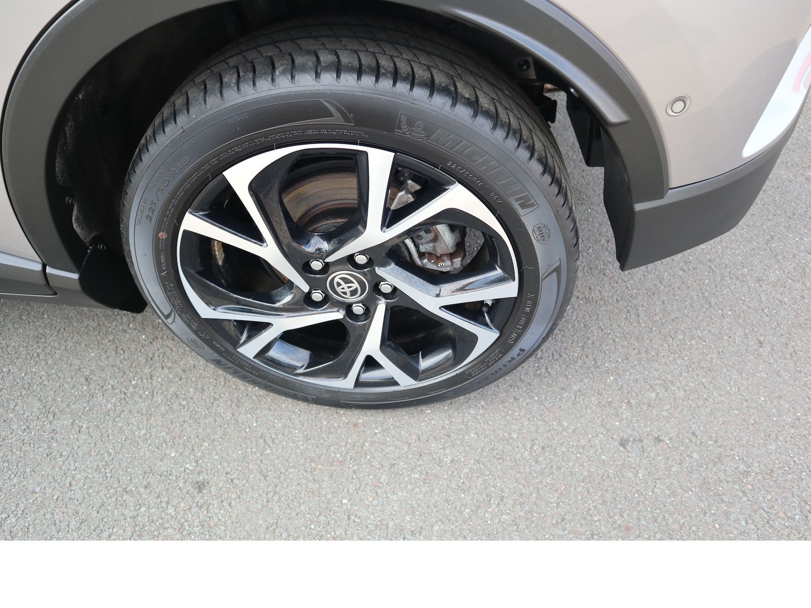 Fahrzeugabbildung Toyota C-HR Hybrid Team D Totwink/SHZ/Scheckheftgepfleg