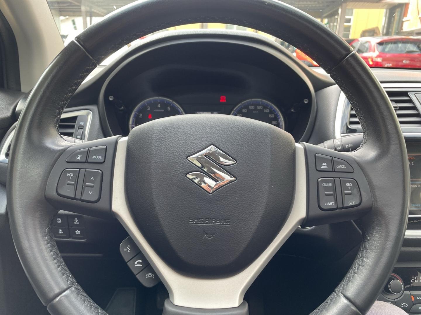 Suzuki S-Cross 1.4T 4x4 Comfort+ Hybrid Navi Pano Leder