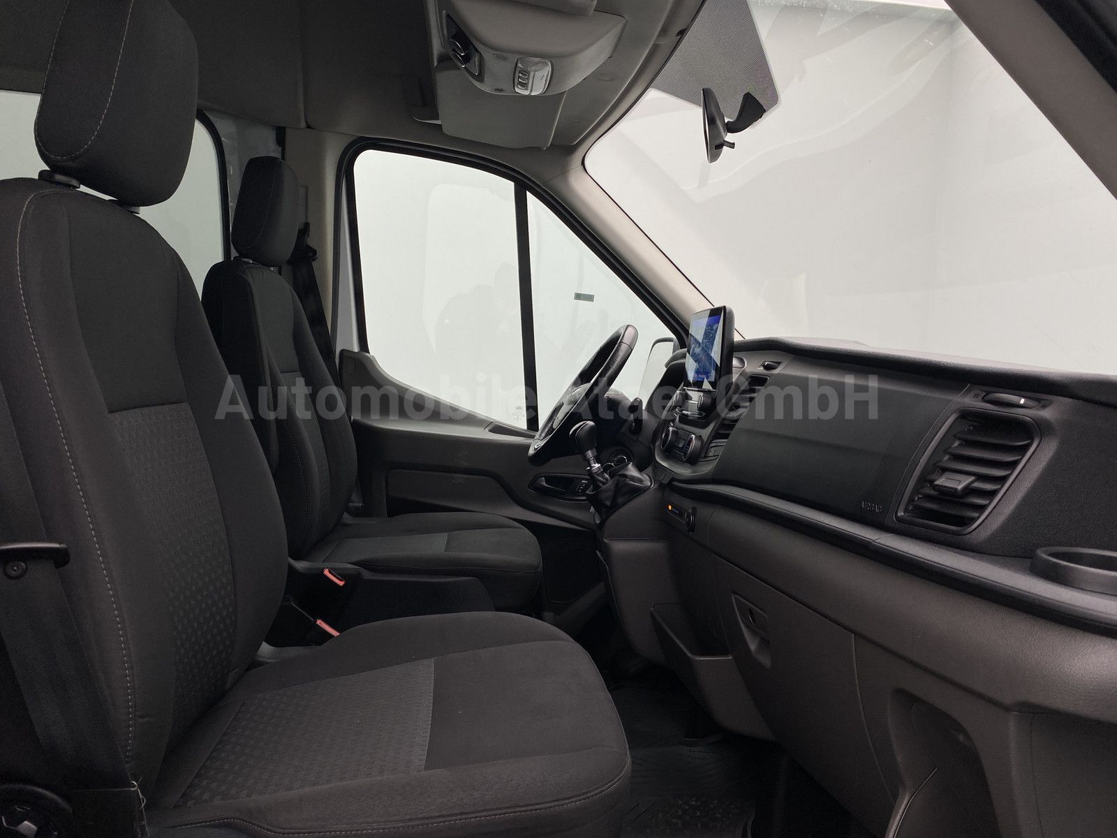 Fahrzeugabbildung Ford Transit 350 L3H2 *8-SITZE + STANDHZG.* (4171)