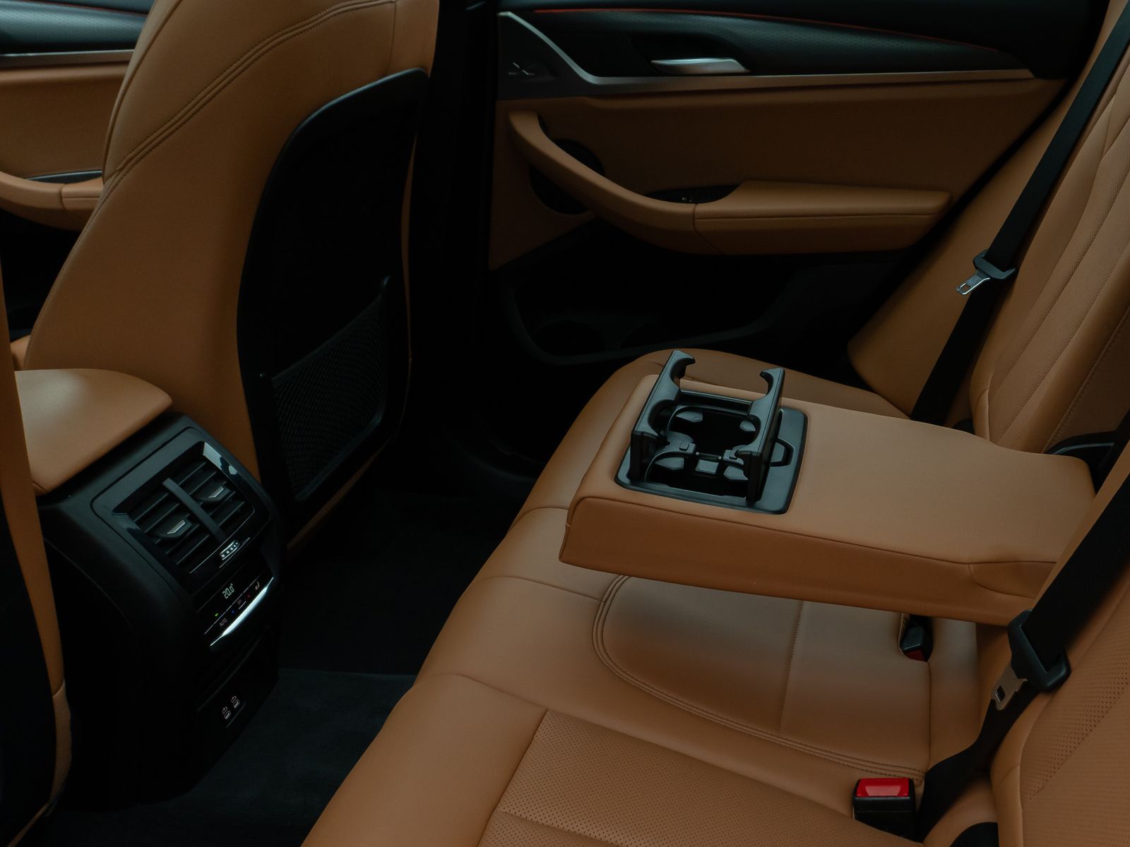 Fahrzeugabbildung BMW X3 xD30i M Sport Panorama Kamera DAB HiFi Alarm