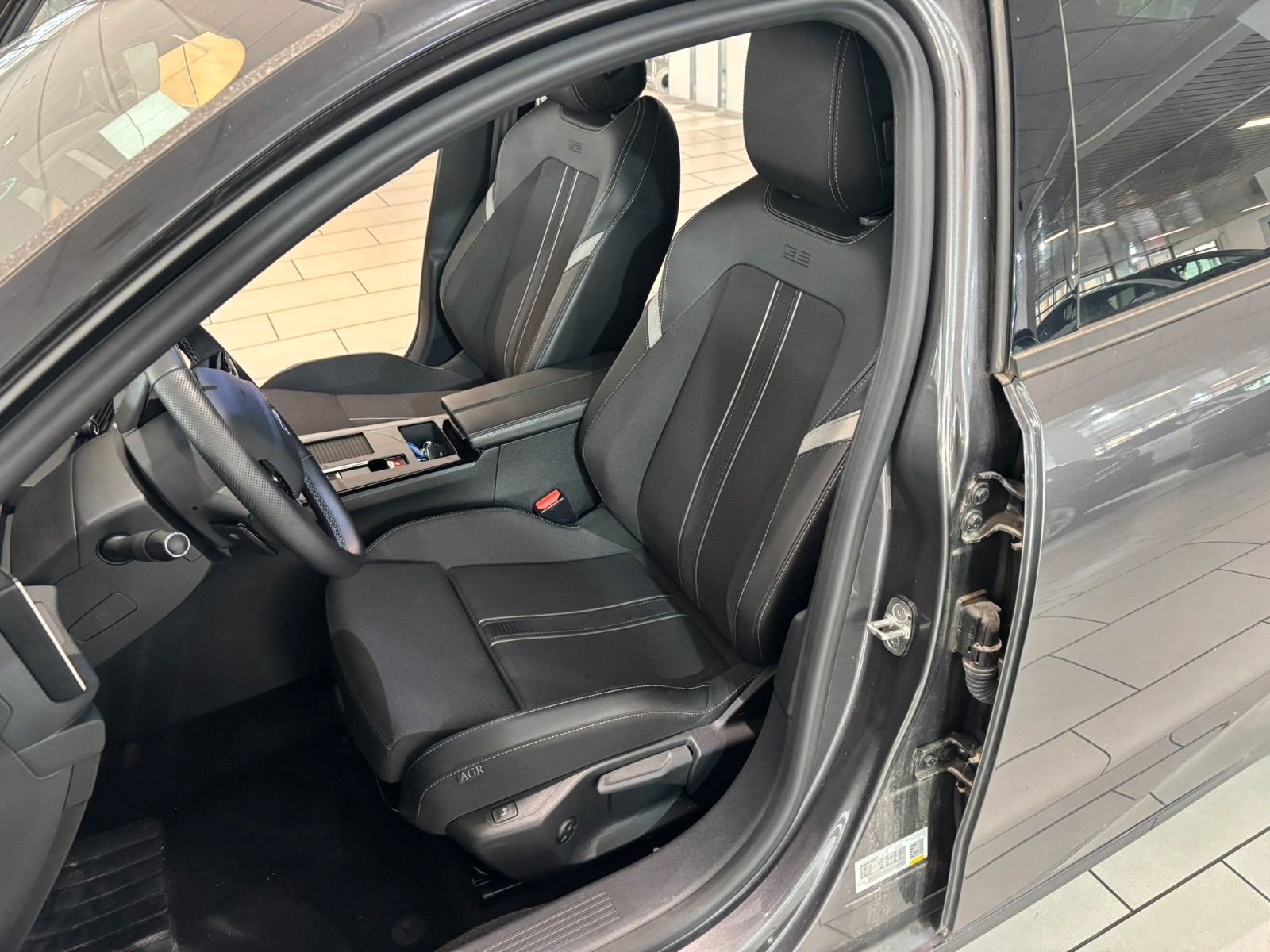 Fahrzeugabbildung Opel Astra L Lim. 1.6 HYBRID ULTIMATE NAVI/360°/SPORT