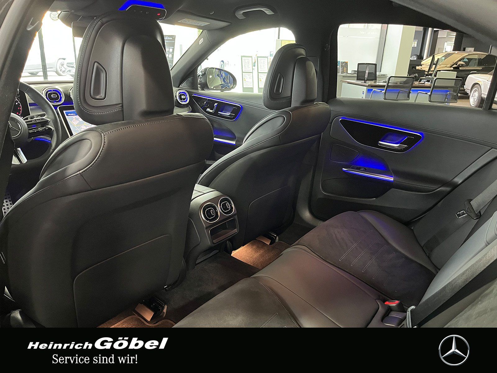 Fahrzeugabbildung Mercedes-Benz C 180 AMG LINE PREMIUM+NIGHTPAKE+19"VIELSPEICHEN