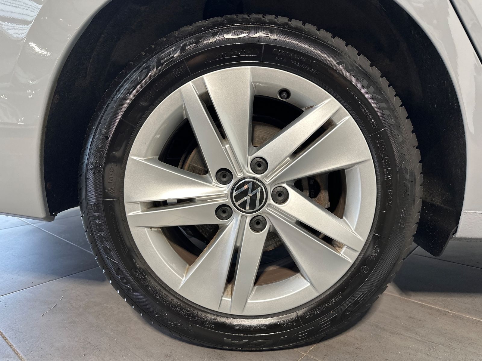 Fahrzeugabbildung Volkswagen Golf Variant 2.0 TDI DSG Life NAV+LED+AHK+ACC+VC