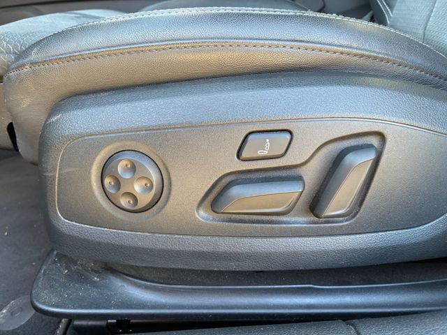 Fahrzeugabbildung Audi A5 Sportback 40 TDI quattro >S Line/AUT/KAM/PDC