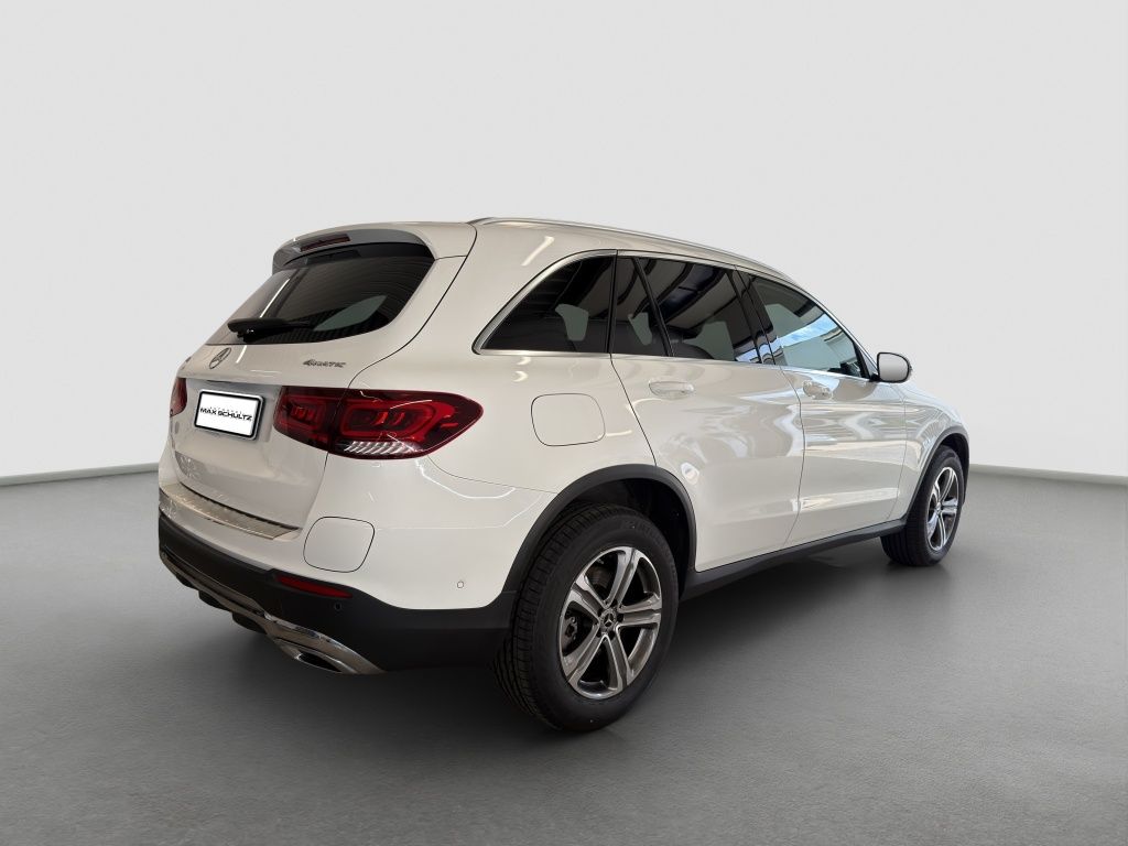 Fahrzeugabbildung Mercedes-Benz GLC 300 e 4MATIC AMG innen*OFF-ROAD aussen*LED