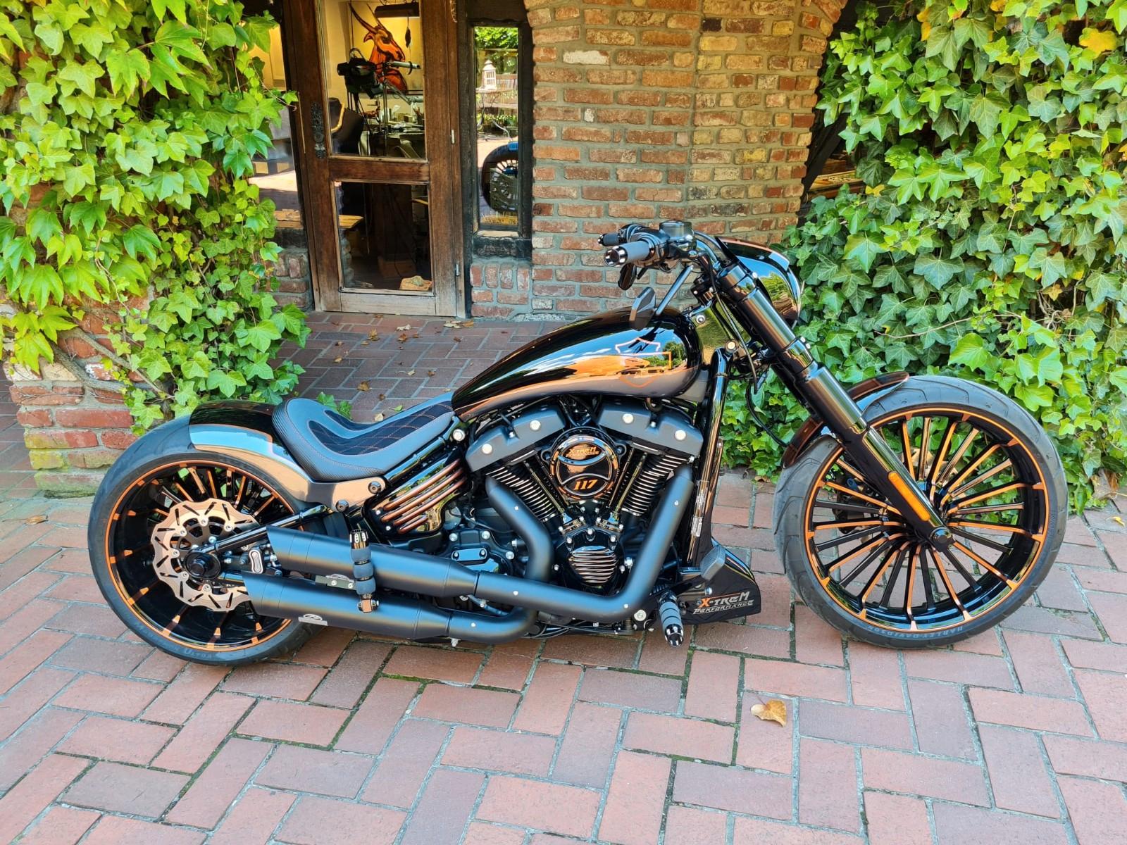 Harley-Davidson Softail Breakout 117 Totalumbau 280er mit 131 PS