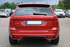 Fahrzeugabbildung Volvo XC60 B4 D AWD Autom R-Design*STDHZG*PANO*ACC*AHK