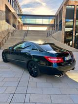 Mercedes-Benz E 200 CGI Coupé - Motor / Turbo neu für 10.000€ - aus 2010: Sportwagen