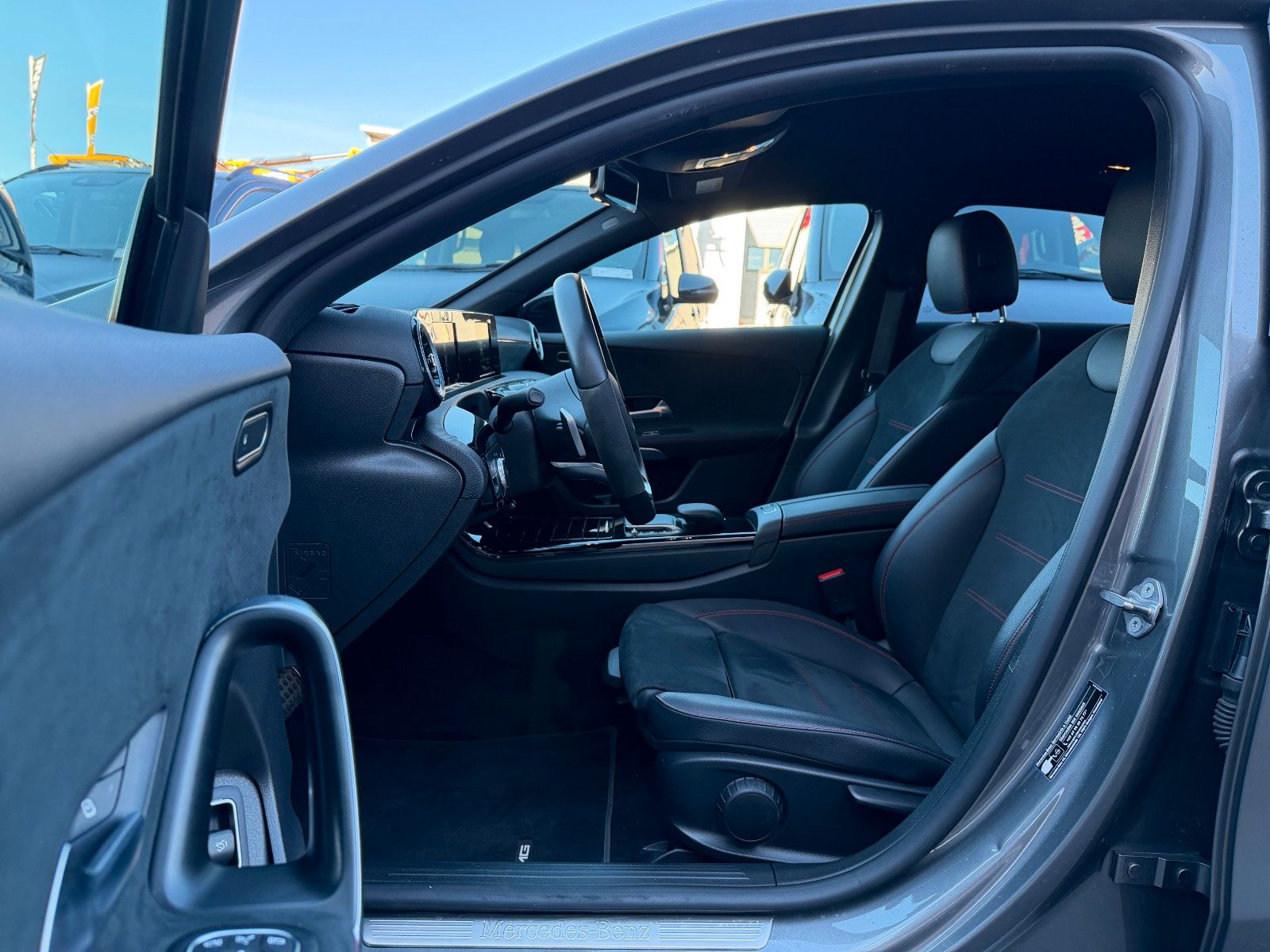 Fahrzeugabbildung Mercedes-Benz A 220 d 4 MATIC AMG Night+LED+DAB+Carplay+19"