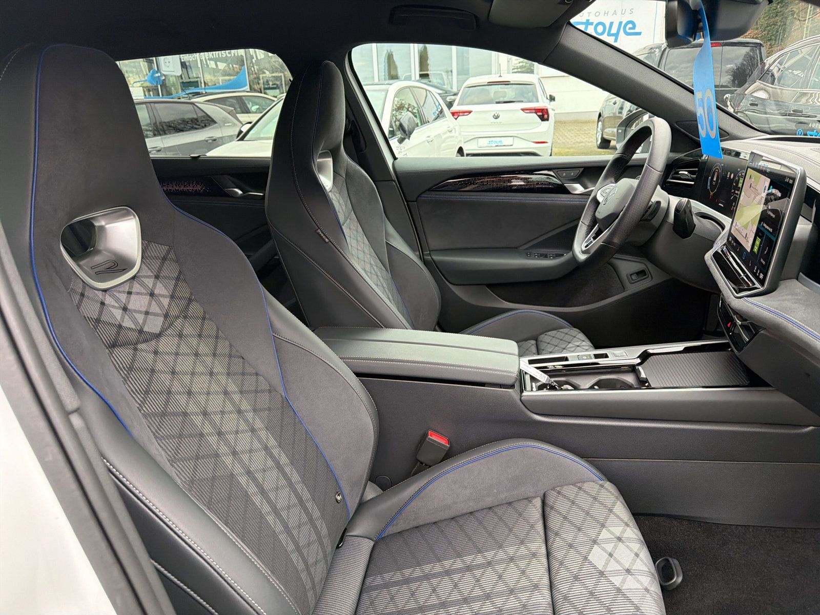 Passat Variant R-Line TDi DSG Navi AZV Matrix