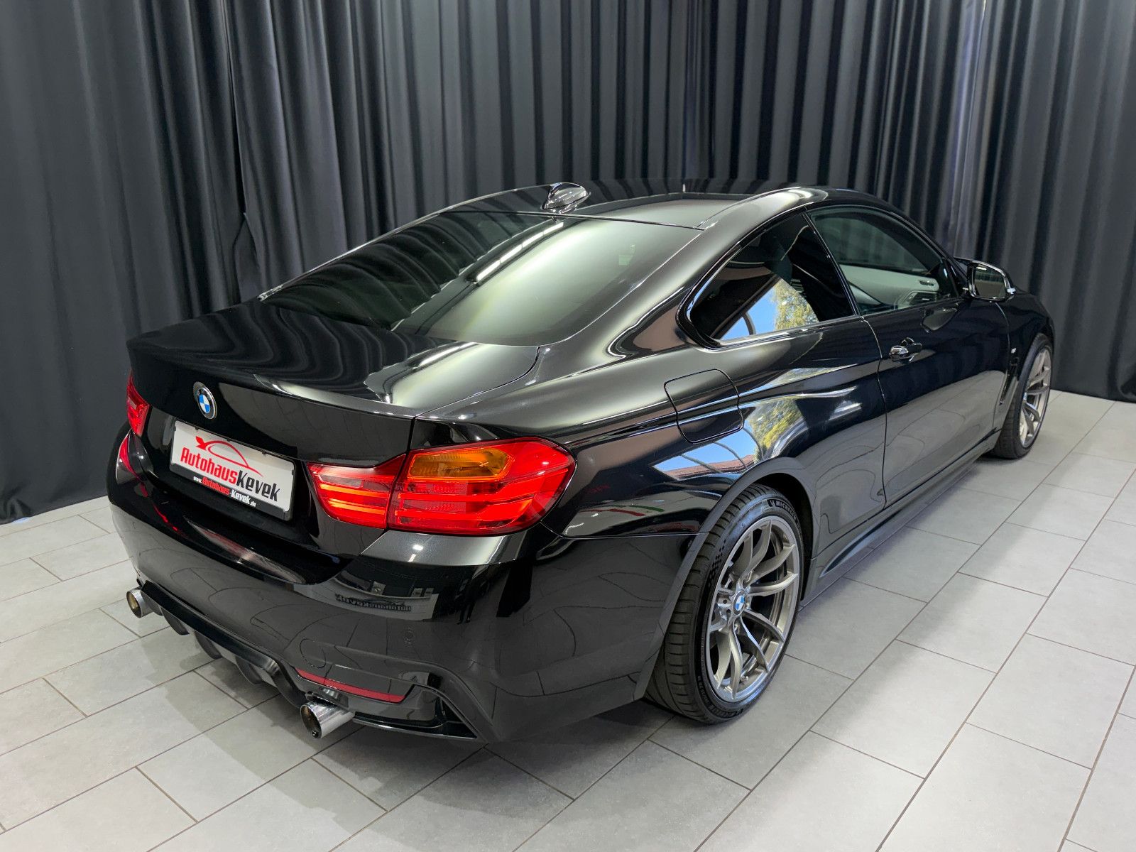 Fahrzeugabbildung BMW 435 i Coupe|SCHALTER|M-Performance|HIFI|LEDER