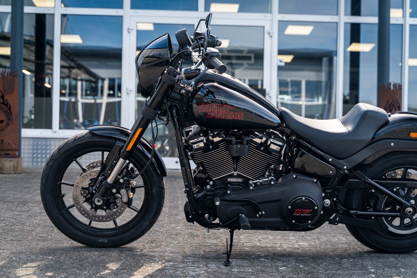 Fahrzeugabbildung Harley-Davidson FXLRST LOW RIDER S 117 MY25 Kurzfr. Verfügbar