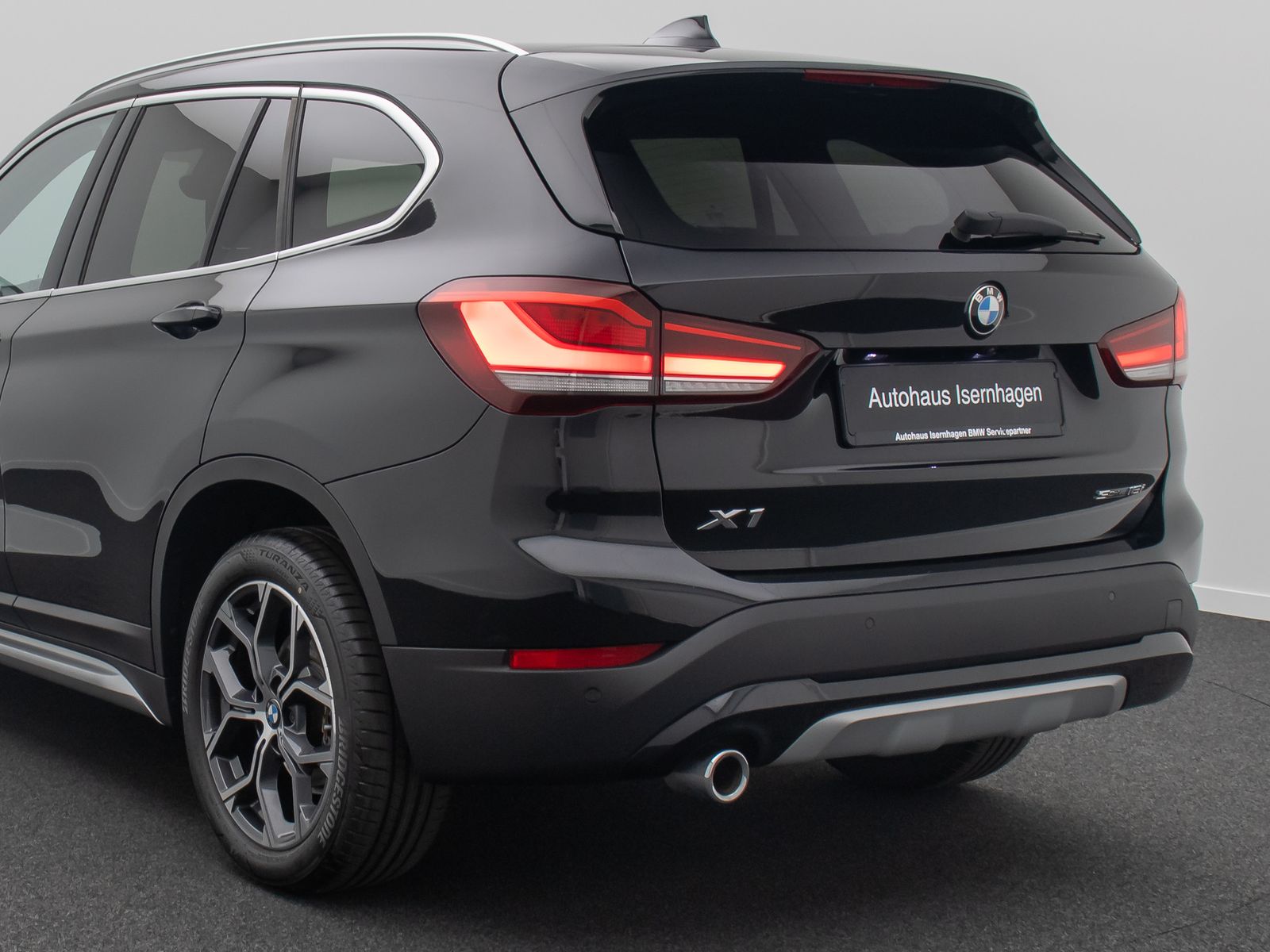 Fahrzeugabbildung BMW X1 sD18i xLine Panoram Kamera HUD DAB HiFi Alarm