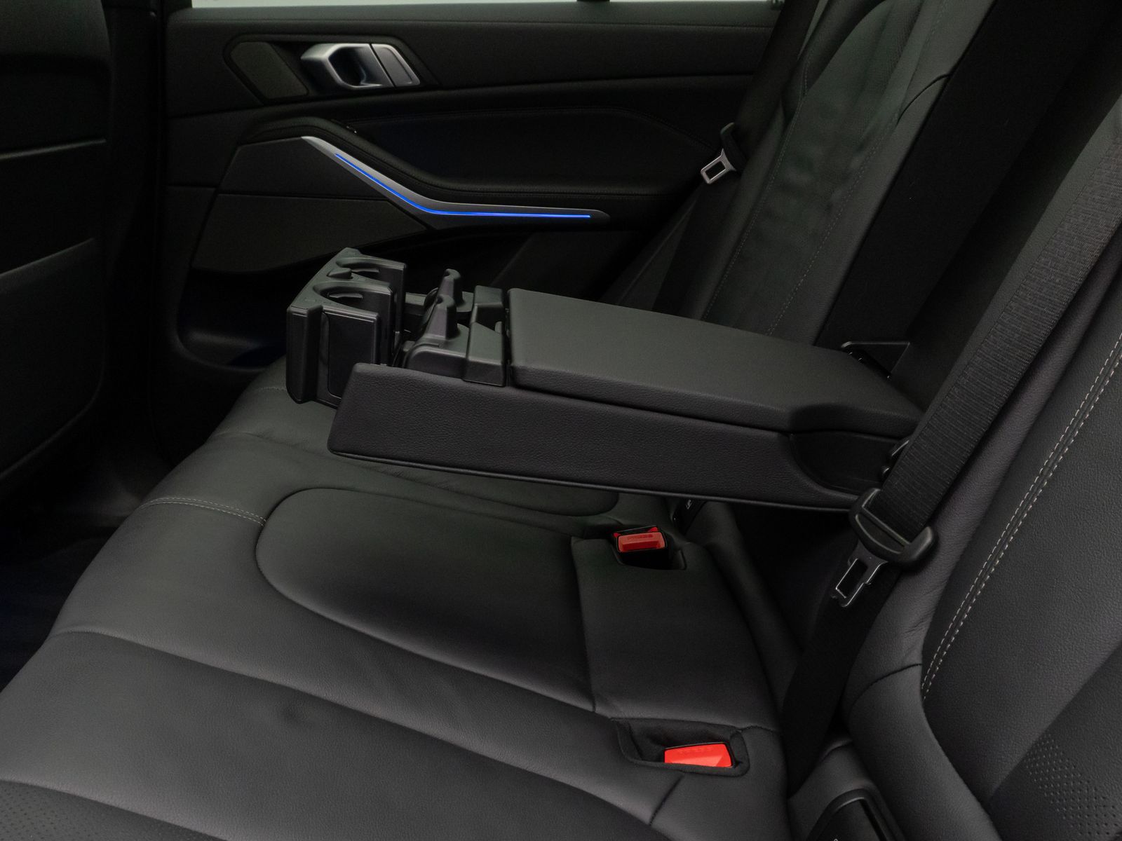 Fahrzeugabbildung BMW X5 M50i Panorama 360° Laser HUD H/K Individual