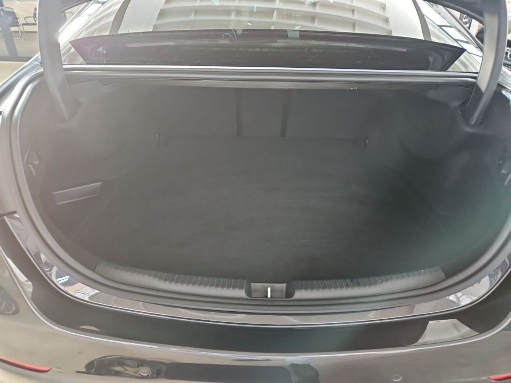 Fahrzeugabbildung Mercedes-Benz C 300 e Avantgarde Night LED Kamera SHZ Navi DAB