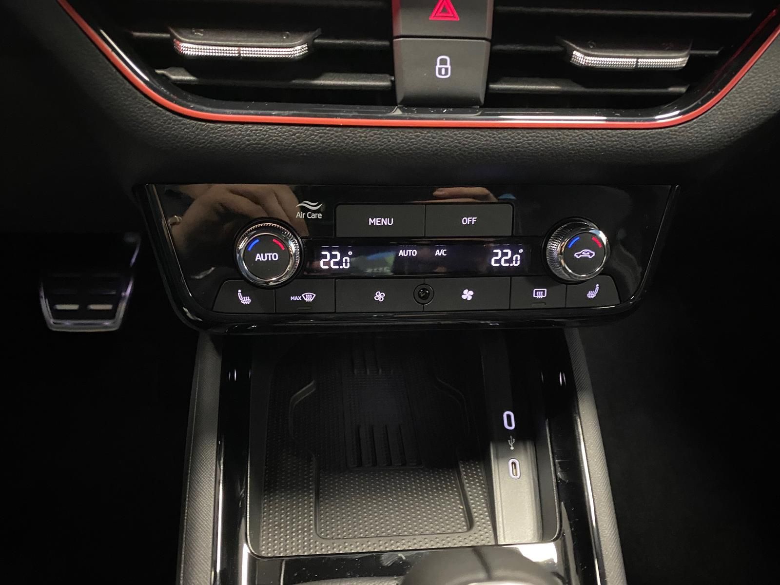 Fahrzeugabbildung SKODA Kamiq 1.5 TSI DSG Monte Carlo+MATRIX+PANO+5J GAR