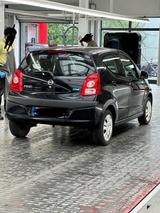 Nissan Günstiges Auto - Nissan Pixo aus 2012
