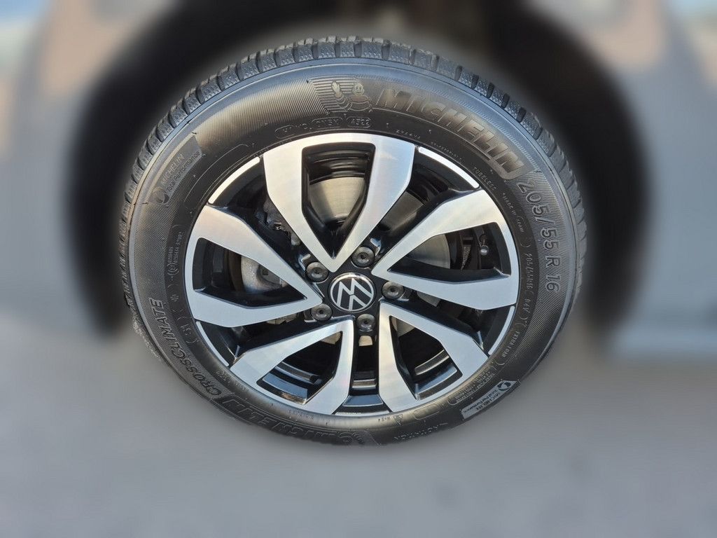 Golf VIII 1.5 TSI Active *LED*NAVI*STANDH*SHZ*PD