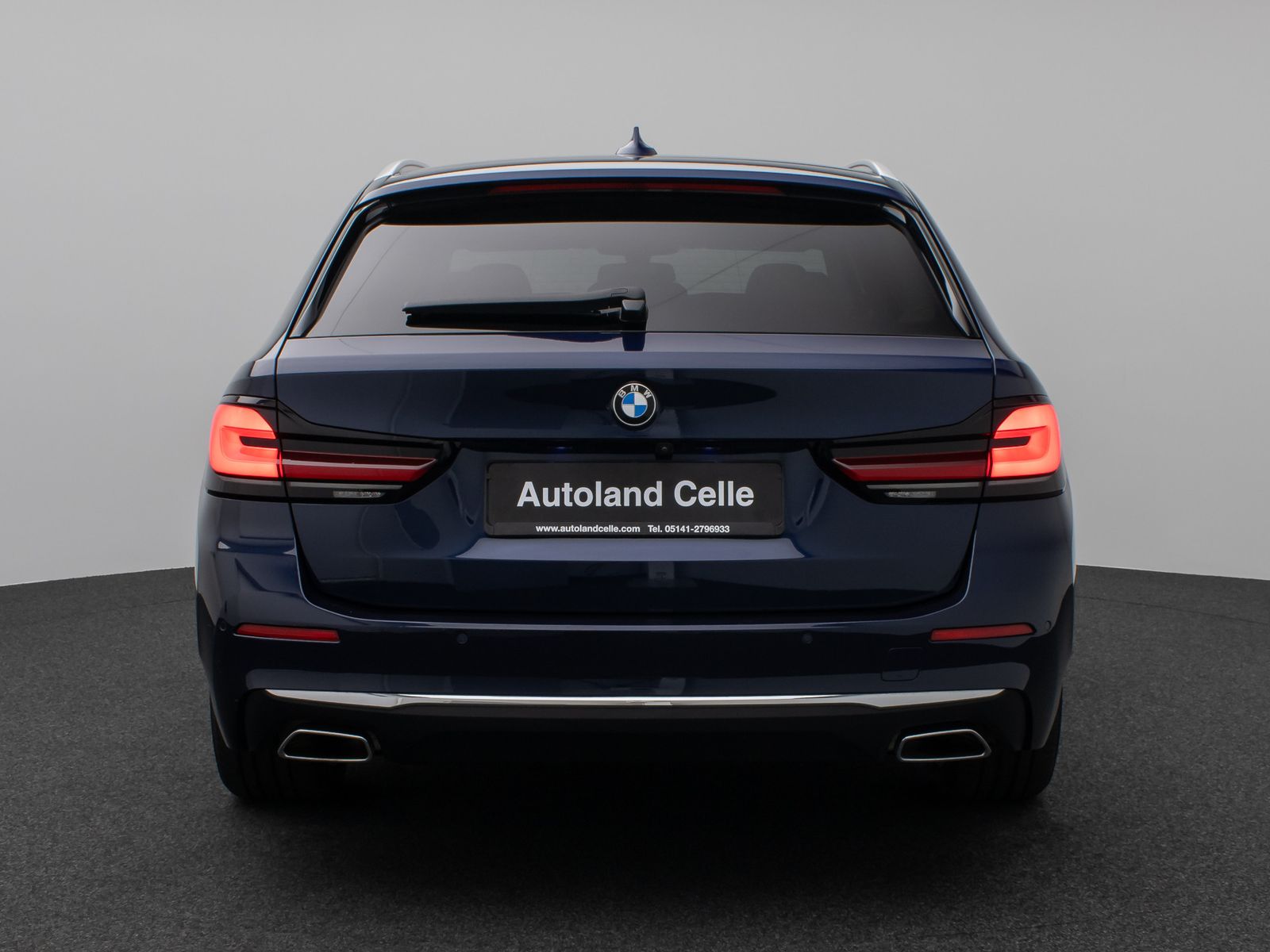 Fahrzeugabbildung BMW 520i Luxury Line Kamera HUD DAB B&W Alarm Sport