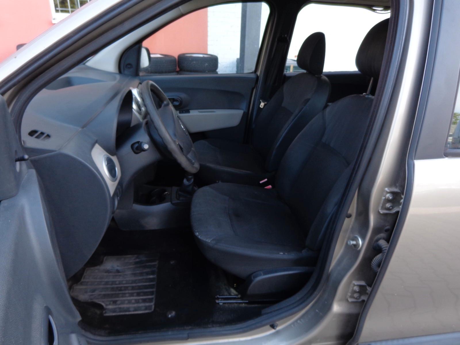 Dacia Lodgy 2013 — photo 10