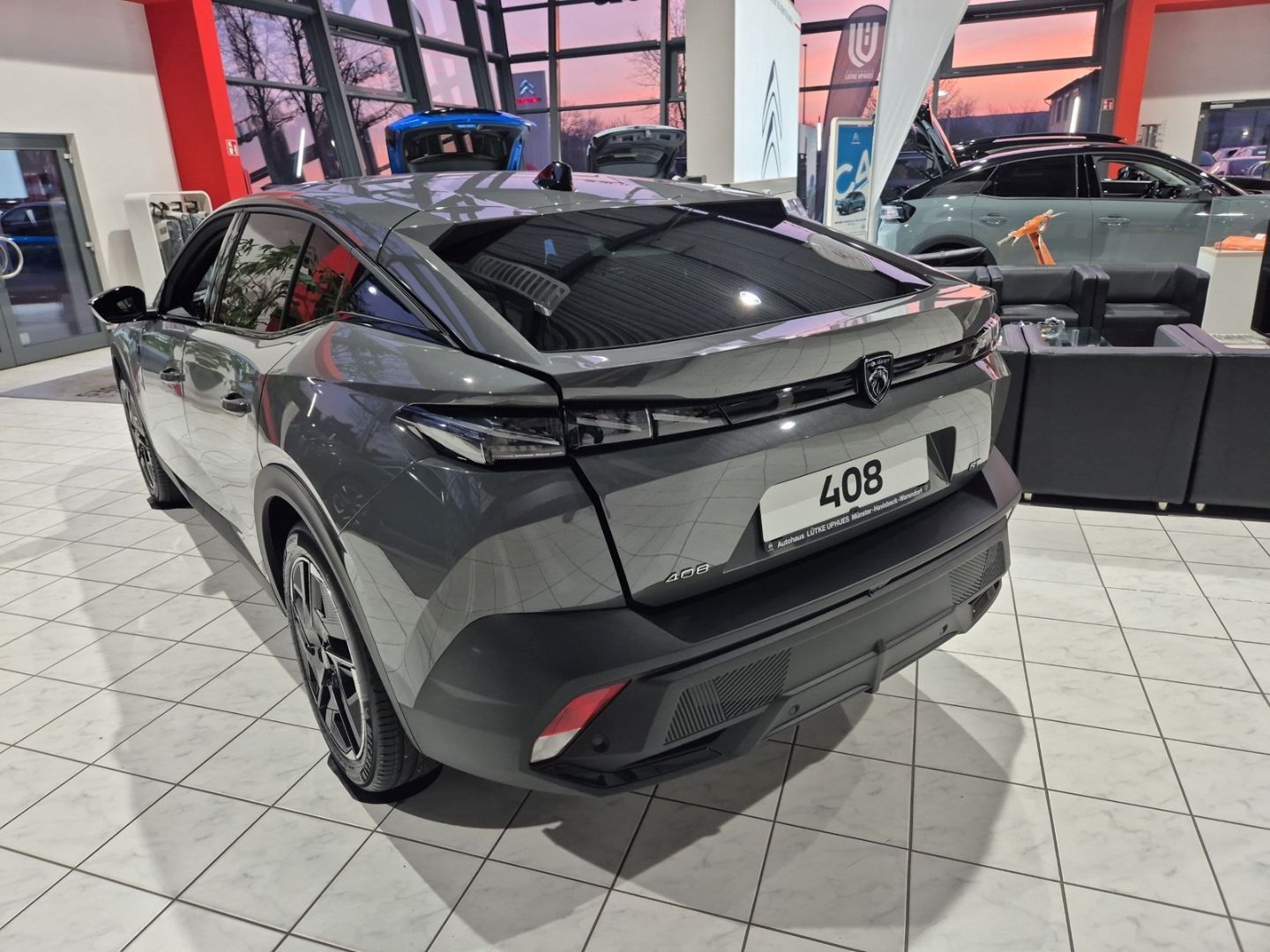Fahrzeugabbildung Peugeot 408 Hybrid 1.2 GT HYBRID 136 Panorama Navi SHZ