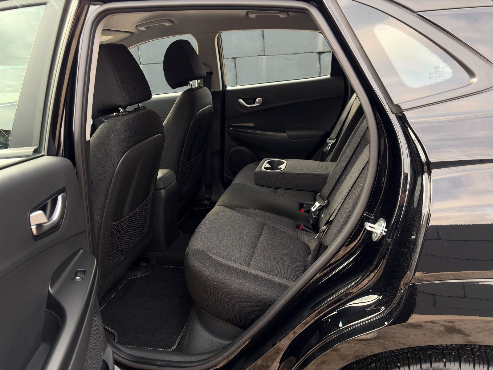 Fahrzeugabbildung Hyundai KONA E Select ACC LHZ SHZ LKAS PDC Kam CarPlay