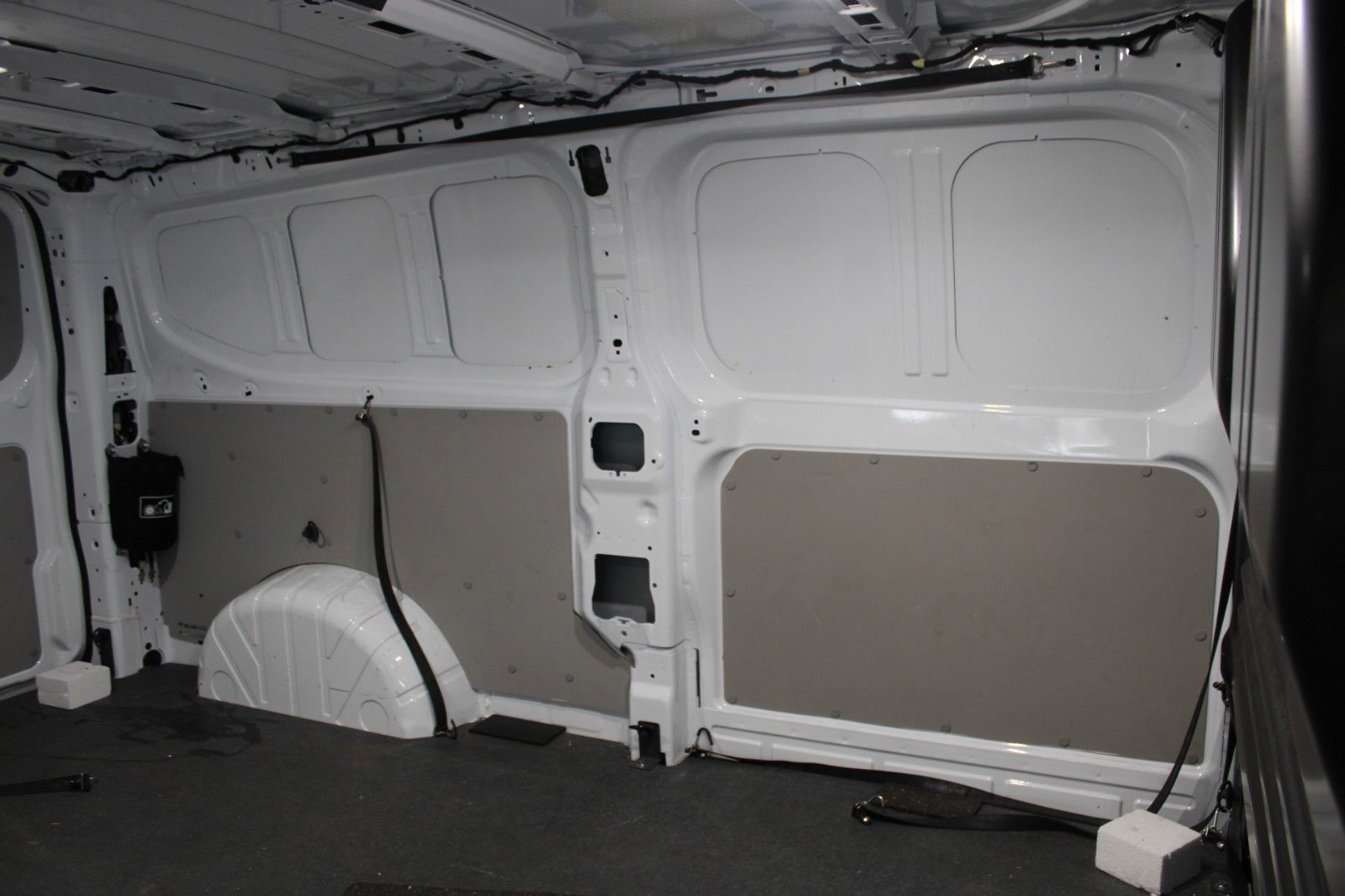 Fahrzeugabbildung Ford Transit Custom L2 TREND AHK LED TechnologiePak2