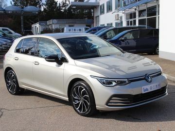 Volkswagen Golf VIII 1.5 eTSI DSG Move Tiptronic KLIMA LED